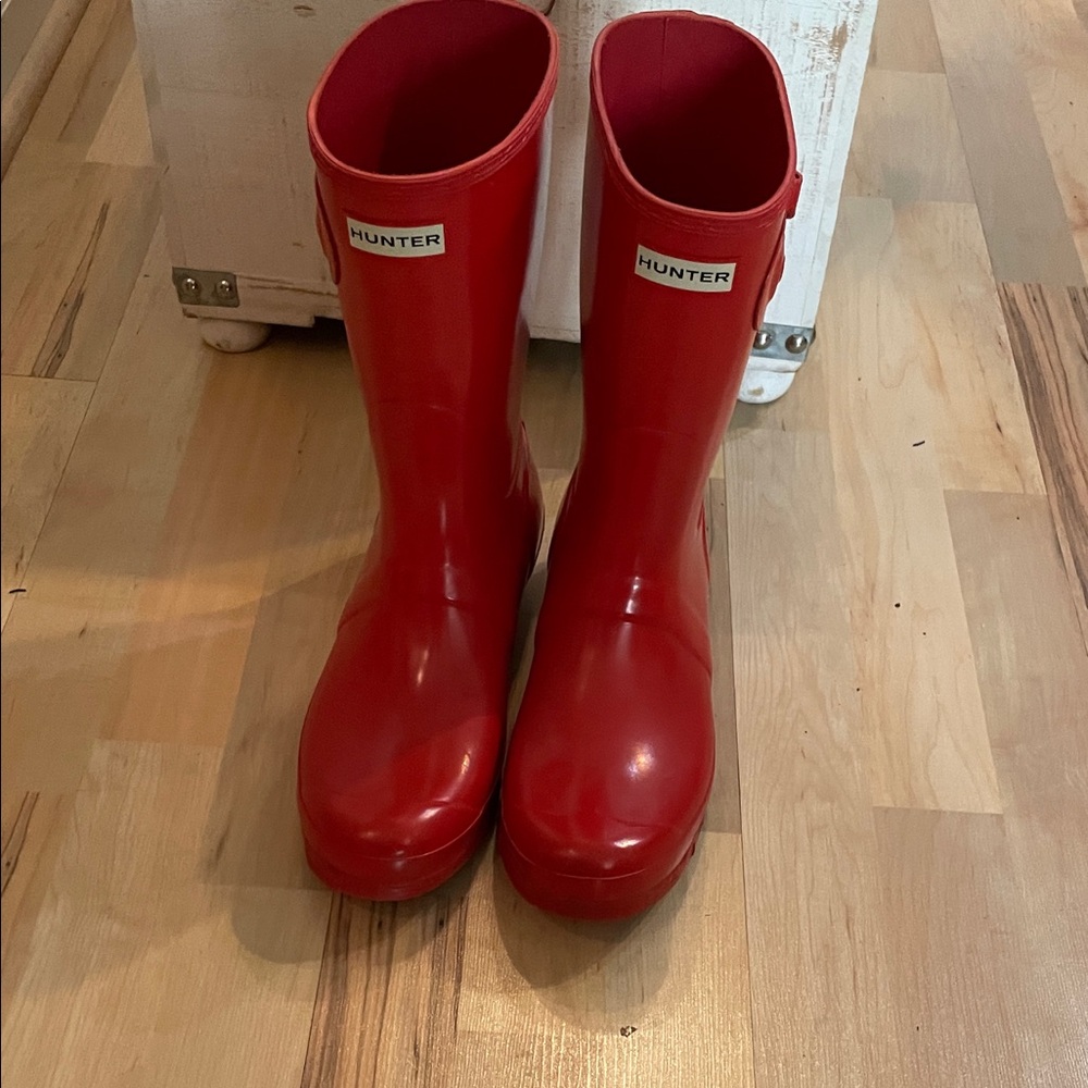 Hunter Women’s Classic Red Rain Boots